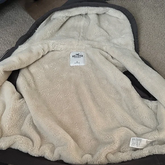 Hollister Off-White Fleece Outerwear - Picture 4 of 4